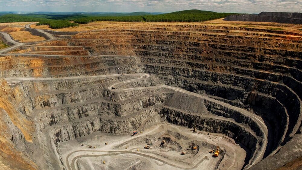 وجود معارضین، چالش جدی معادن نمین و عنبران