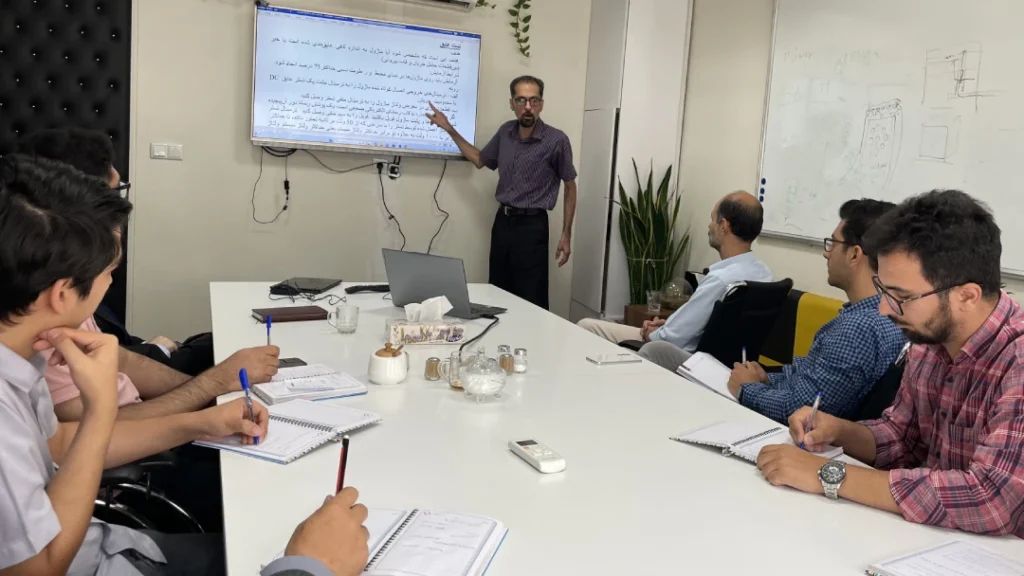 برگزاری جلسه آموزشی بررسی ماژول_های فتوولتائیک در فیتکو